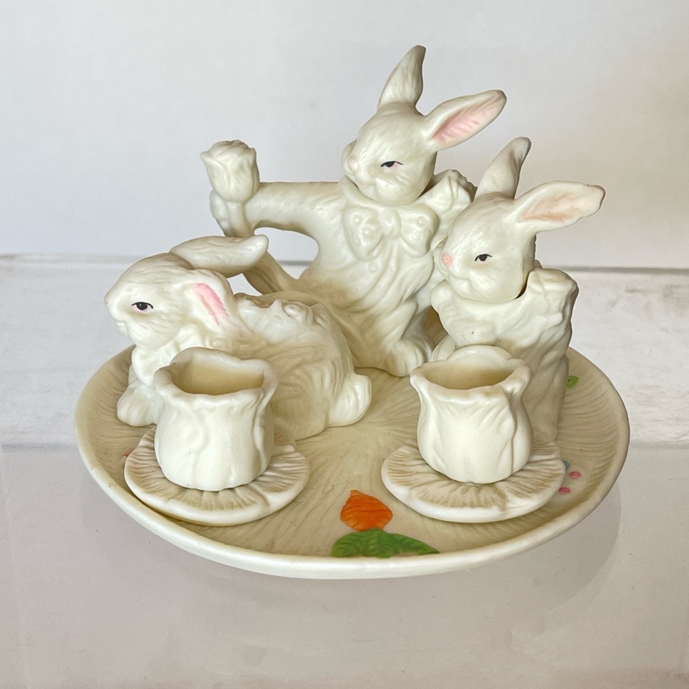 🐰🐰SOLD🐣🐣Vtg. 1990’s Bunny Tea Set 10 Pics.